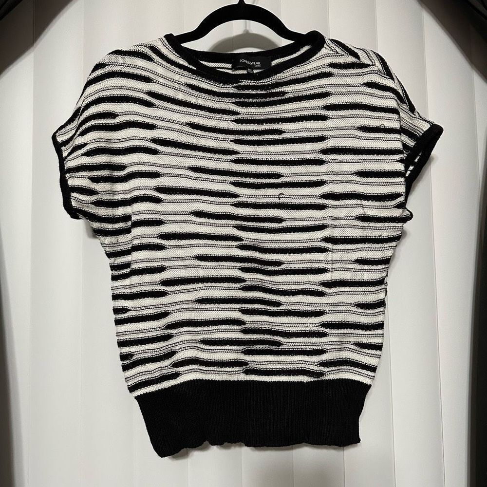 Jones Wear Cable Knit Short Sleeve Sweater